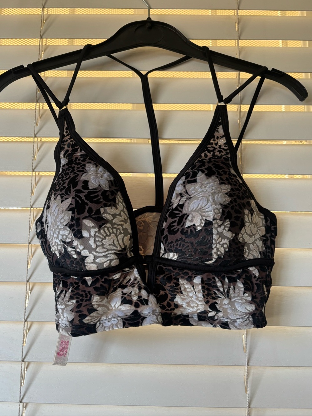 Victoria's Secret Black and White Floral Lace Bralette SZ Small